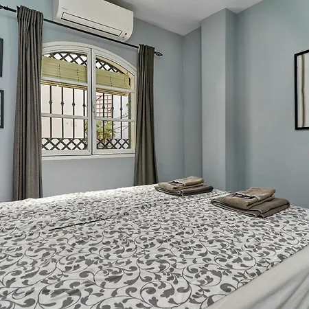 One Bedroom Penthouse נרחה